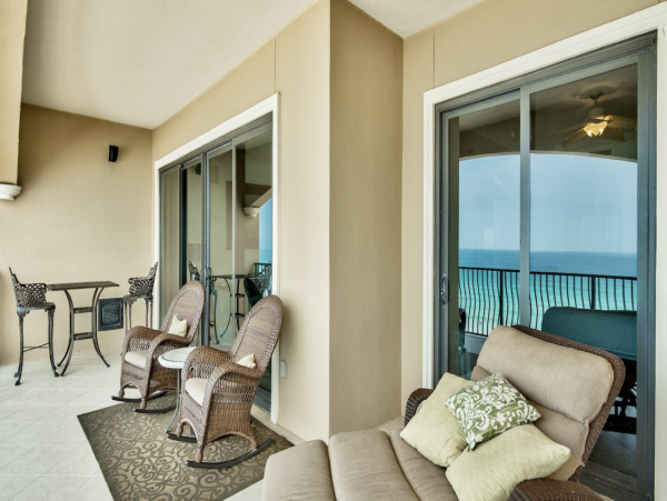 Four Bedroom Direct Beach Front Condo Sleeps 10 Guests